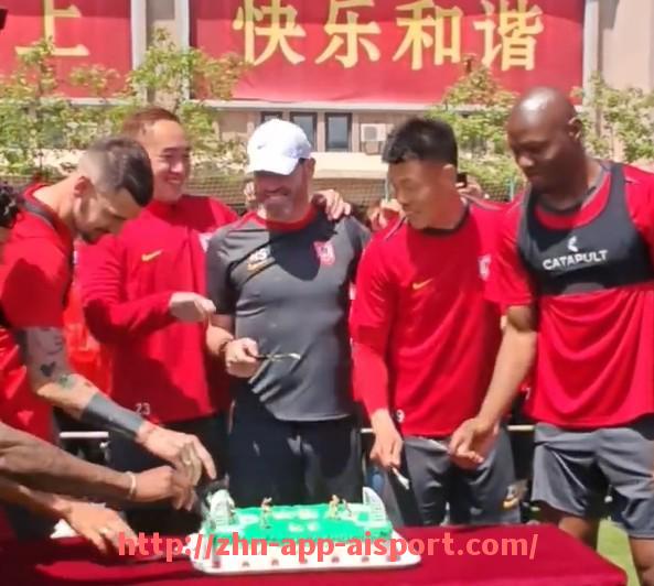 爱体育app-法甲球队转会预算分析：法甲各球队的转会预算与资金使用情况